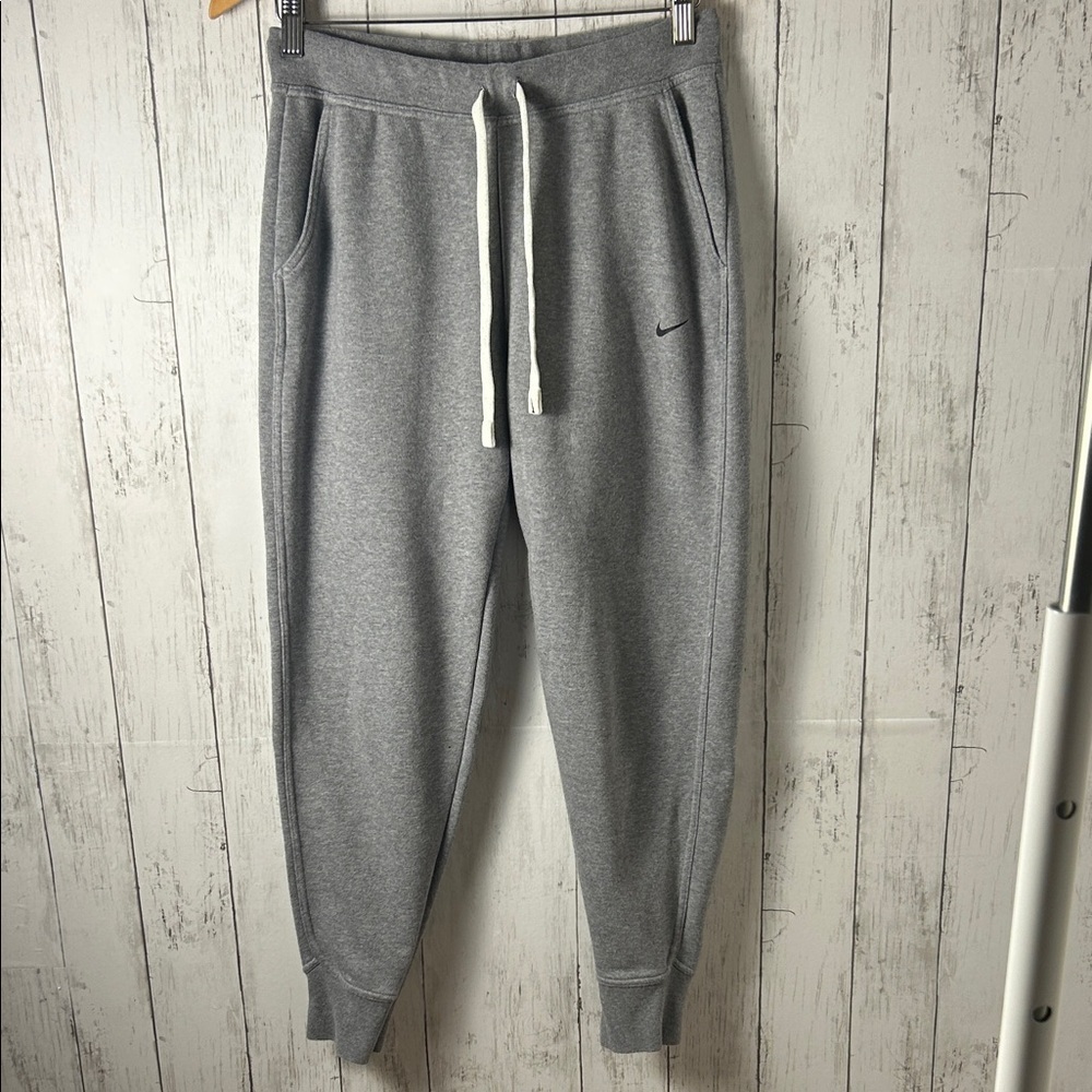 Nike Men's size small women’s size medium Gray Sweatpants athleisure gym pants